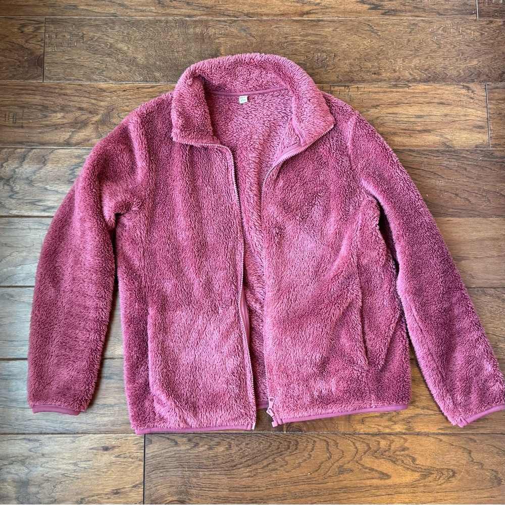 Uniqlo Women’s Teddy Fur Jacket
Asia Size L
US Size S-M
Purple / Pink